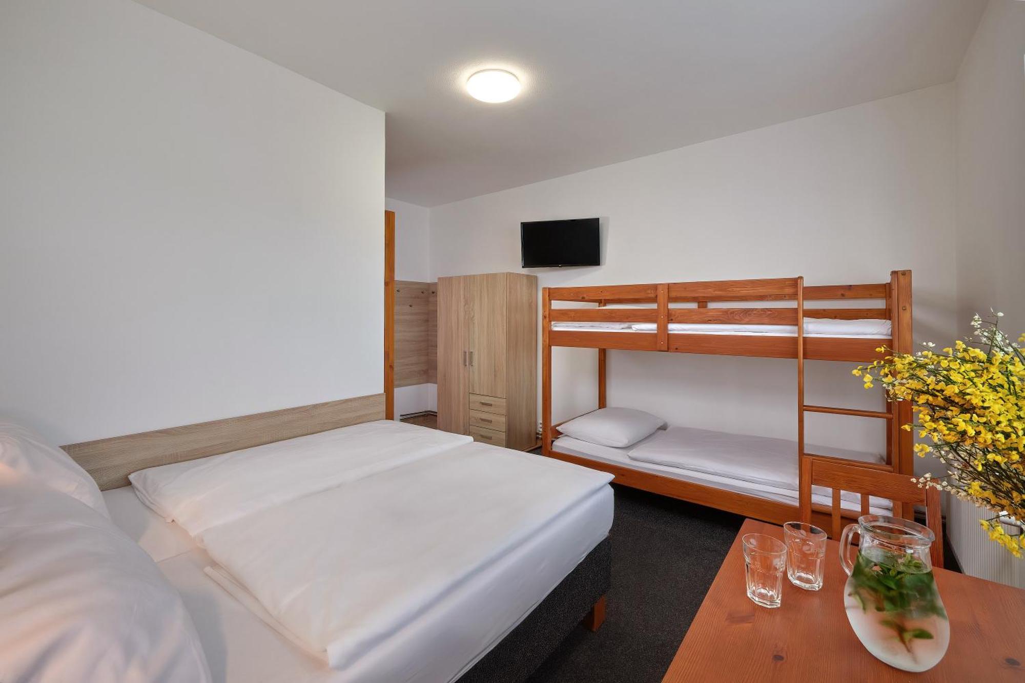 U Rybnika Smrcna Hotel โนวา บิสทริตเซ ภายนอก รูปภาพ