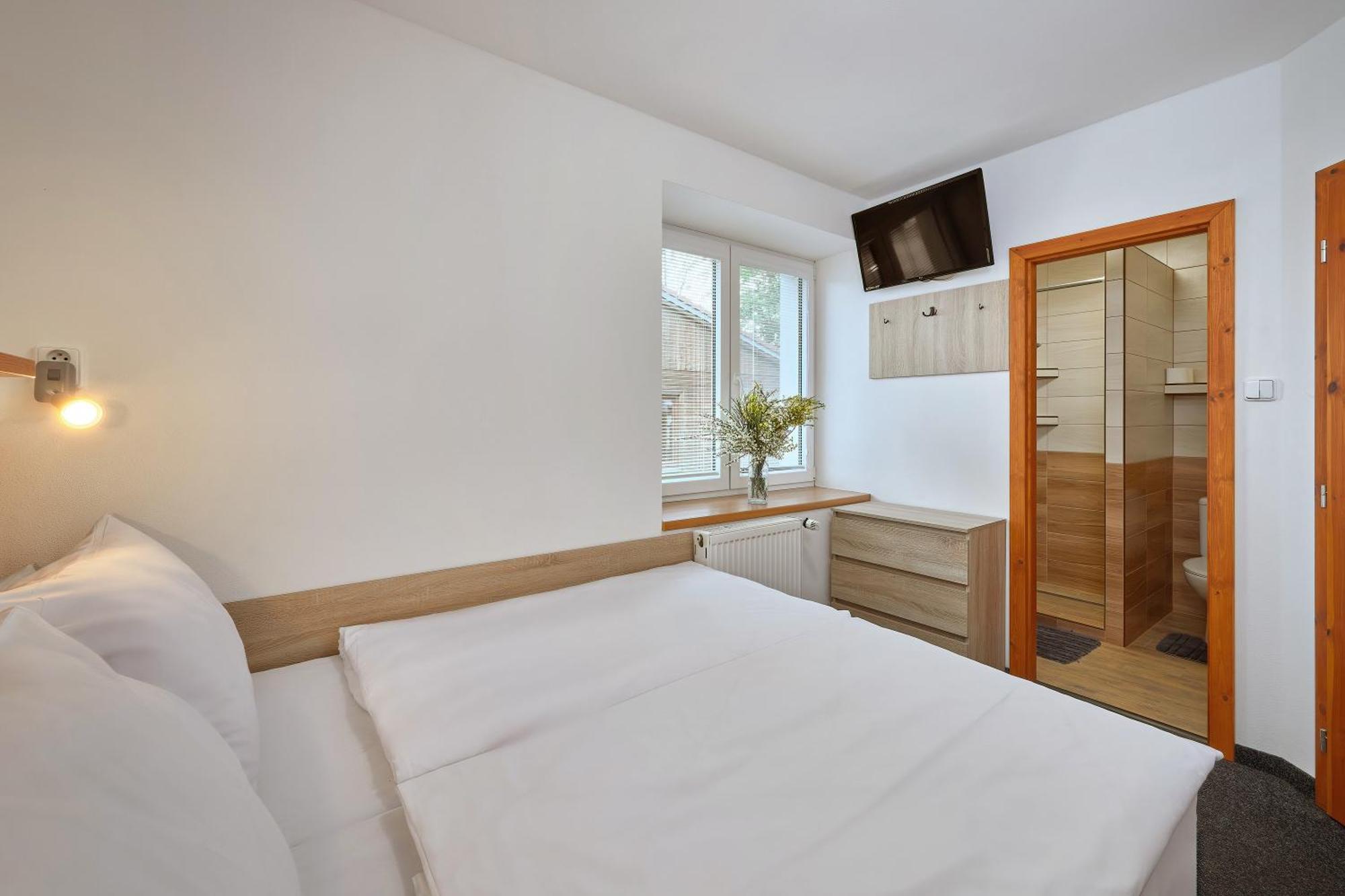 U Rybnika Smrcna Hotel โนวา บิสทริตเซ ภายนอก รูปภาพ